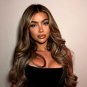 Chloe Elizabeth (Model)