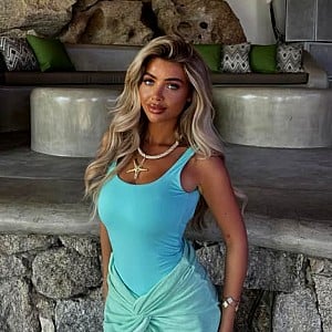 Chloe Elizabeth (Model)
