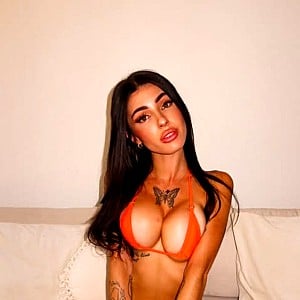 Chloe Mira