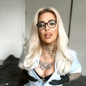 Chloe Savage