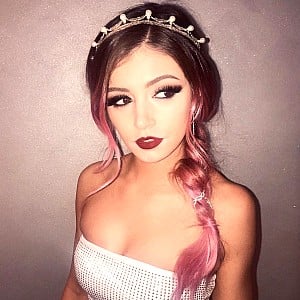 Chrissy Costanza