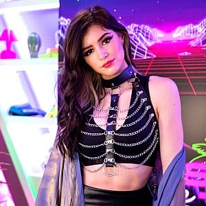 Chrissy Costanza