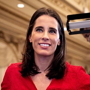 Christina Bobb