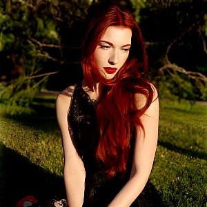 Chrysta Bell