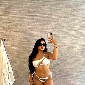 Cinthia Cruz