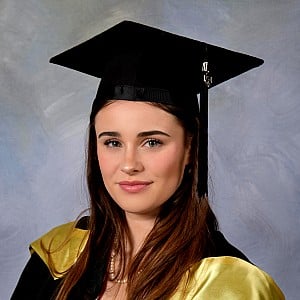 Claudia Holmes