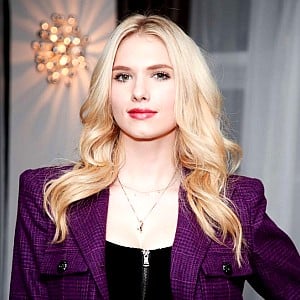 Claudia Lee