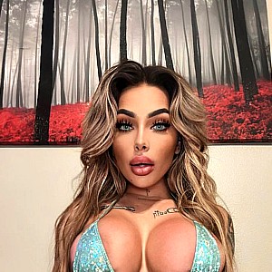 Claudia Rose