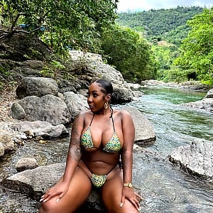 Coco DeThick