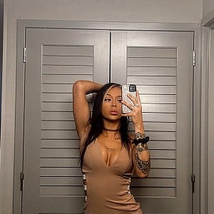 Cora Jade