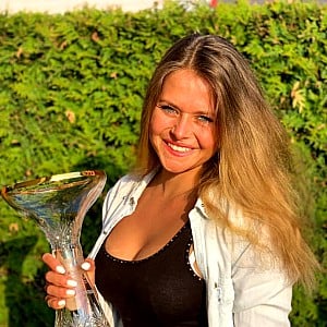 Corinne Suter