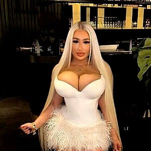 Corrina Dione
