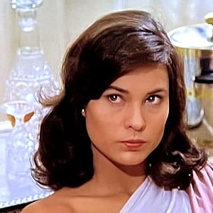 Cristina Raines
