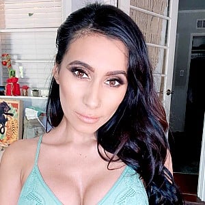 Cristina Vee