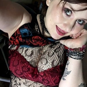 Curvyelvishgirl