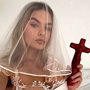 Dasha Bond