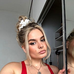 Dasha Bond
