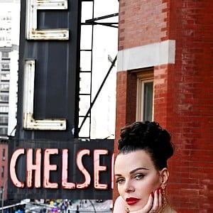 Debi Mazar