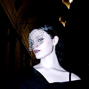Debi Mazar