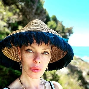 Debi Mazar