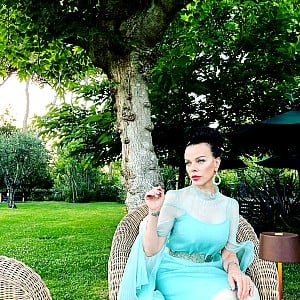 Debi Mazar
