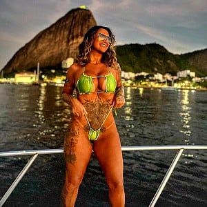 Debora Brasil