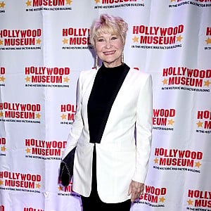 Dee Wallace