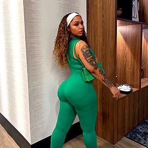 Dej Mercedoz