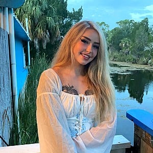 Delanie Strongwaifu