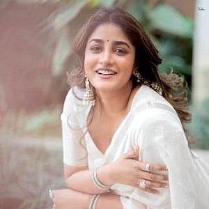 Dimple Hayathi