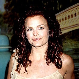 Dina Meyer