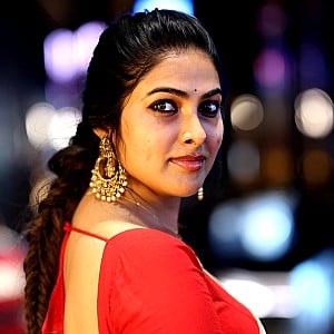 Divi Vadthya