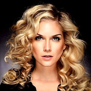 Dominika Huzvarova