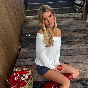 Dominique Elwes