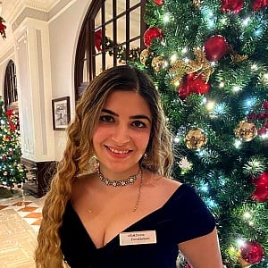 Dorsa Derakhshani
