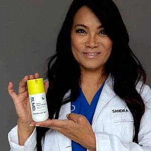 Dr Sandra Lee