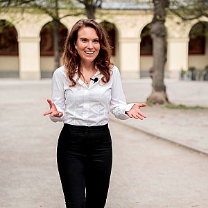 Dr. Nicole Haaf