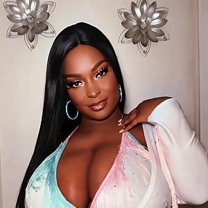 Eboni Amore