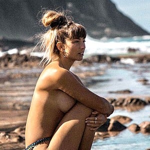 Elayna Carausu