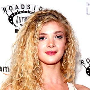 Elena Kampouris