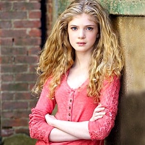 Elena Kampouris