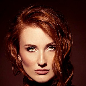 Elena Romanova (singer)