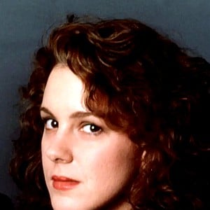 Elizabeth Perkins