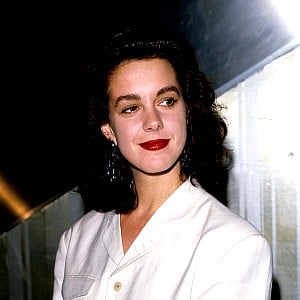 Elizabeth Perkins