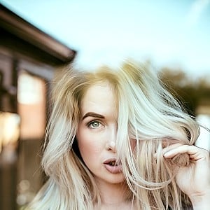 Elizzabeth James