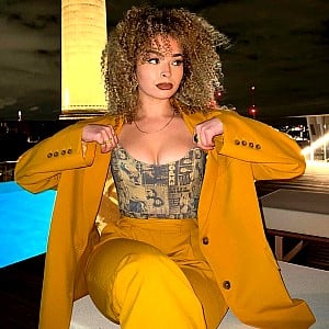 Ella Eyre