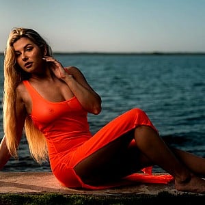 Ella Swan