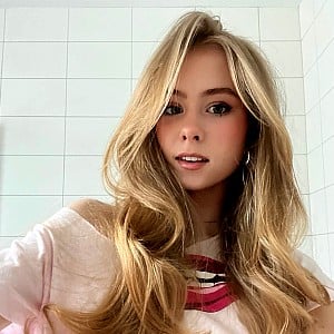 Elle Cryssanthander