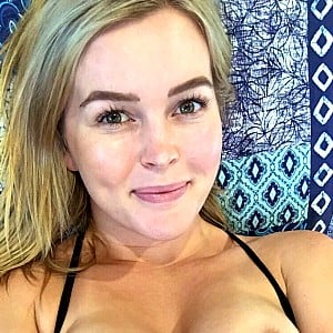 Elle Knox