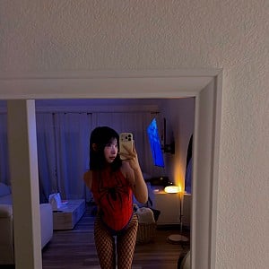 Elle Lee
